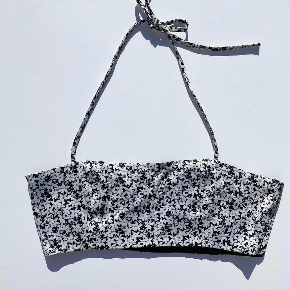 Black and White Floral Halter Crop Top Women's Medium Spring Summer Vacation